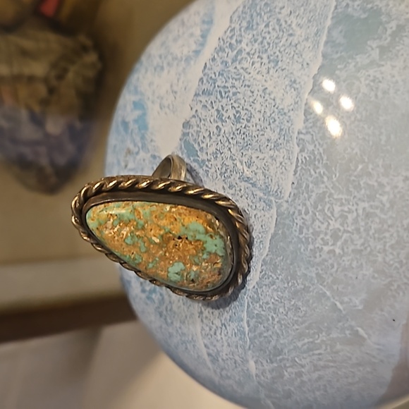 Amazing Turquoise with wrapped detailed 925 sterling silver ring size 8 - Picture 2 of 6